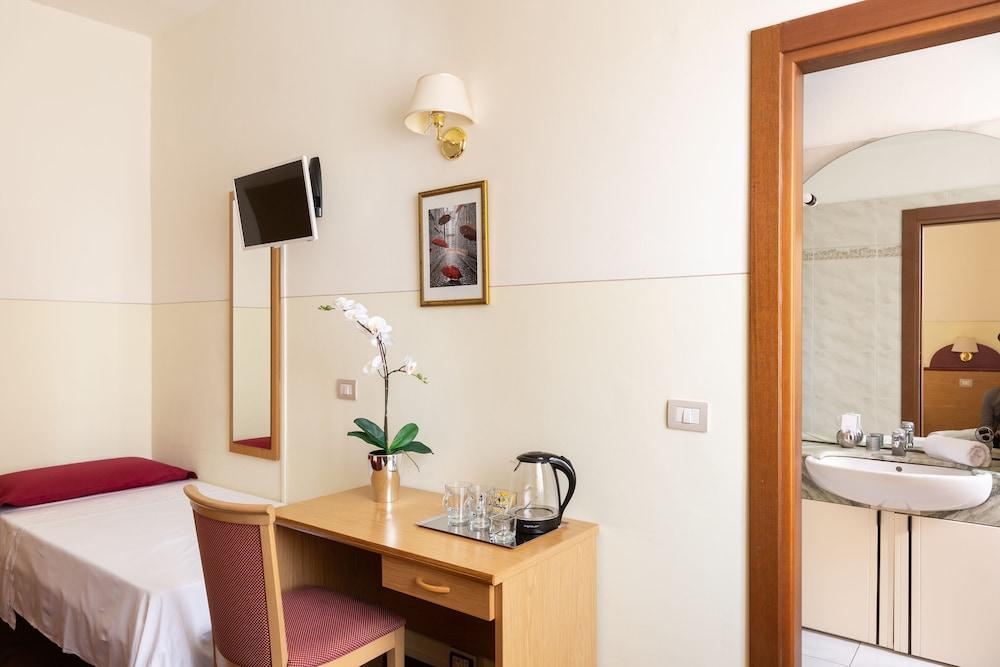 Aramis Deluxe Rooms Флоренція Екстер'єр фото